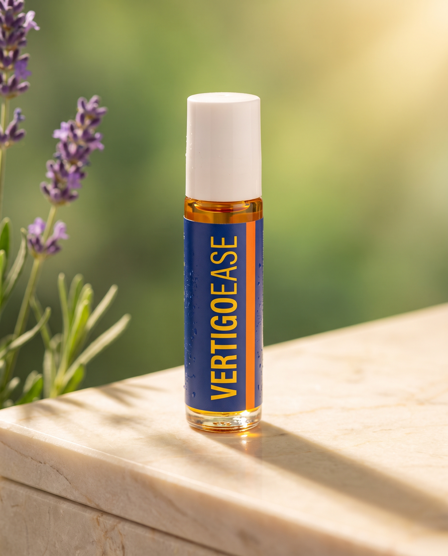 El roll-on Vertigo Ease de 10 ml sobre una repisa de mármol, con lavanda al lado