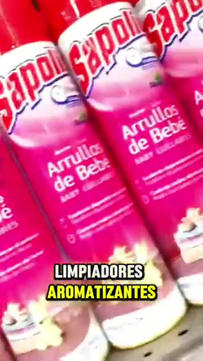 Persona usando el spray ODOR ZERO en casa (8 de 10)