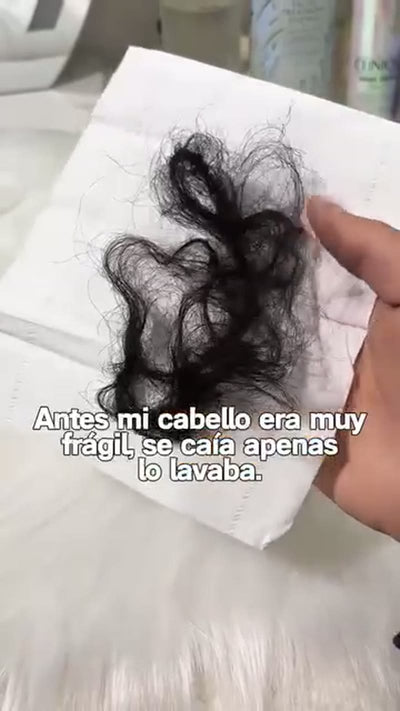 Usuaria mostrando la crema Professional Hair (9 de 12)