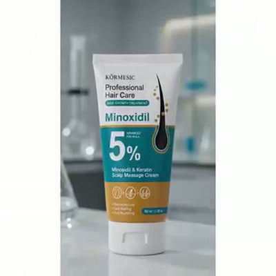 Usuaria mostrando la crema Professional Hair (12 de 12)