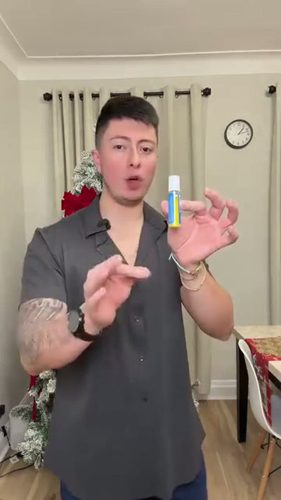 Persona mostrando el roll-on Vertigo Ease (8 de 15)