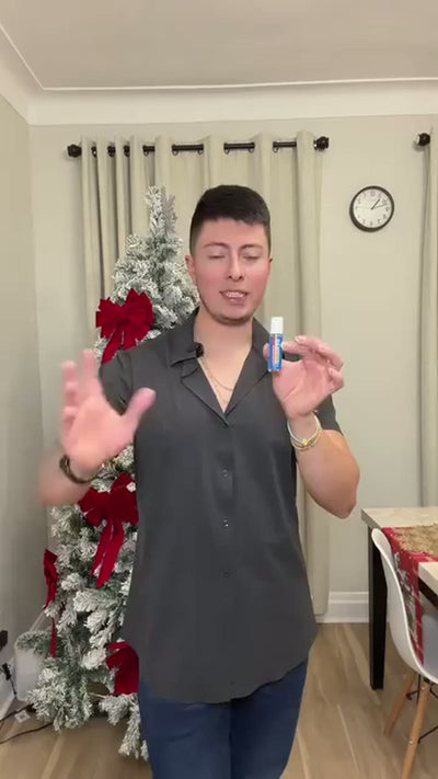 Persona mostrando el roll-on Vertigo Ease (9 de 15)
